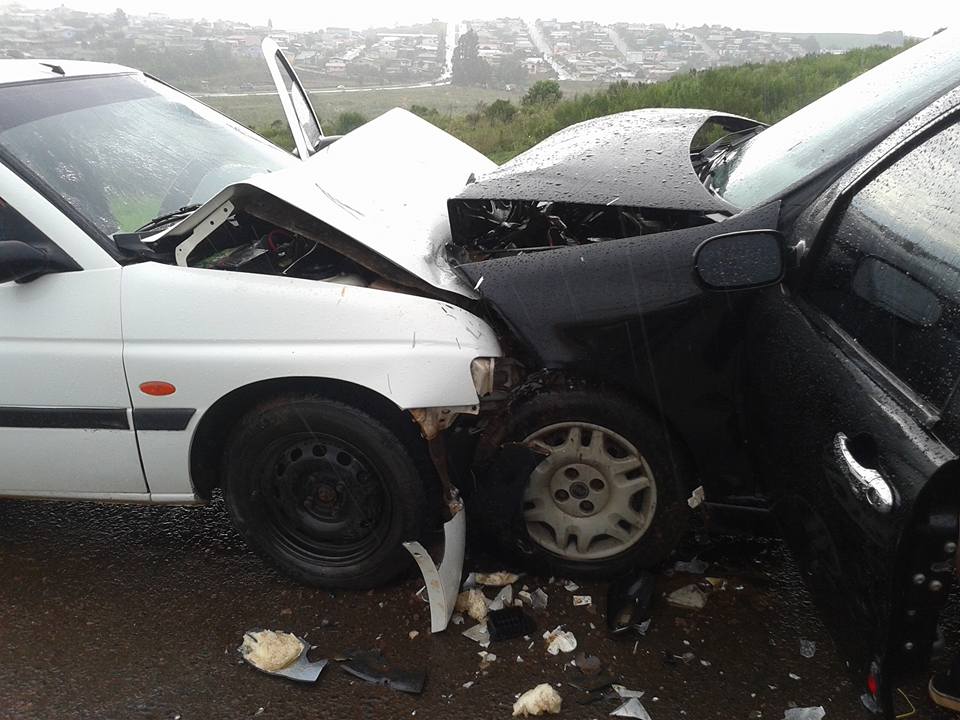 Carro de Campos Novos se envolve em grave acidente na SC 355 Rádio